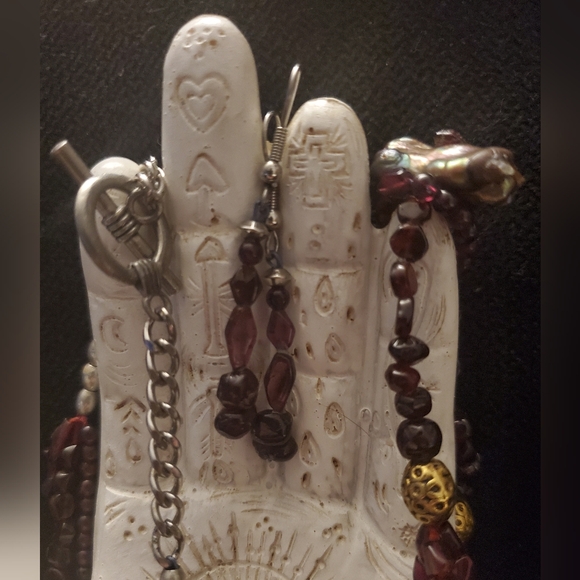 VINTAGE PIECE Gorgeous Garnet 3 piece set with two necklaces and earrings - Picture 5 of 5